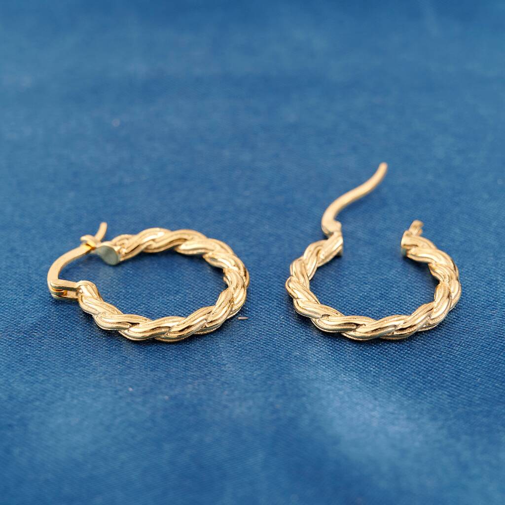 Criollas de oro amarillo con textura retorcida